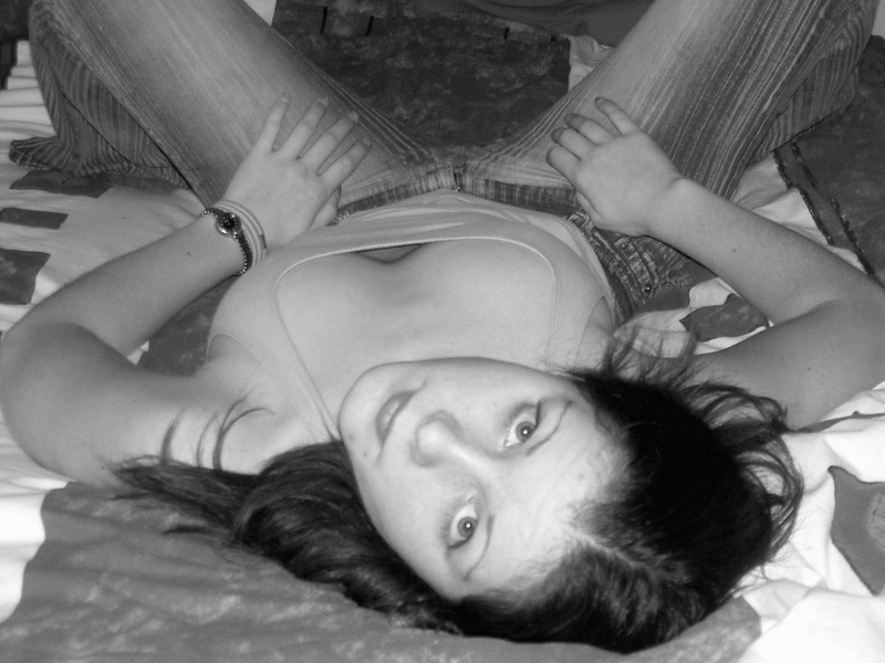 Девушка мастурбирует киску после похода на пляж 3 фото Девушка мастурбирует киску после похода на пляж 3 фото