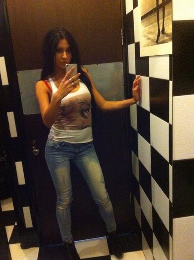 Откровенные селфи девушек с голыми попами 13 фото Откровенные селфи девушек с голыми попами 13 фото