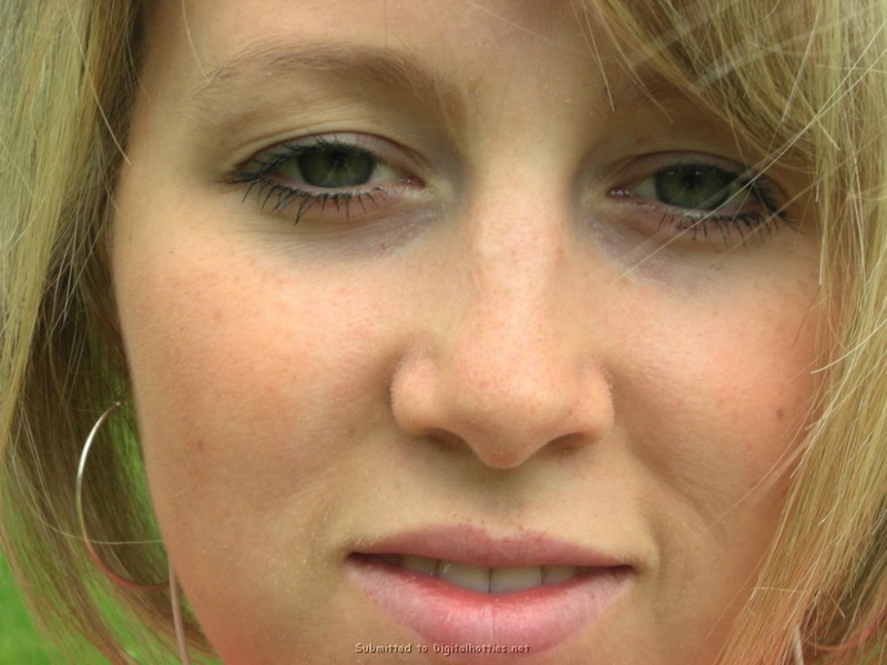 Голая девушка флиртует с нами в ванной и на постели 32 фото Голая девушка флиртует с нами в ванной и на постели 32 фото