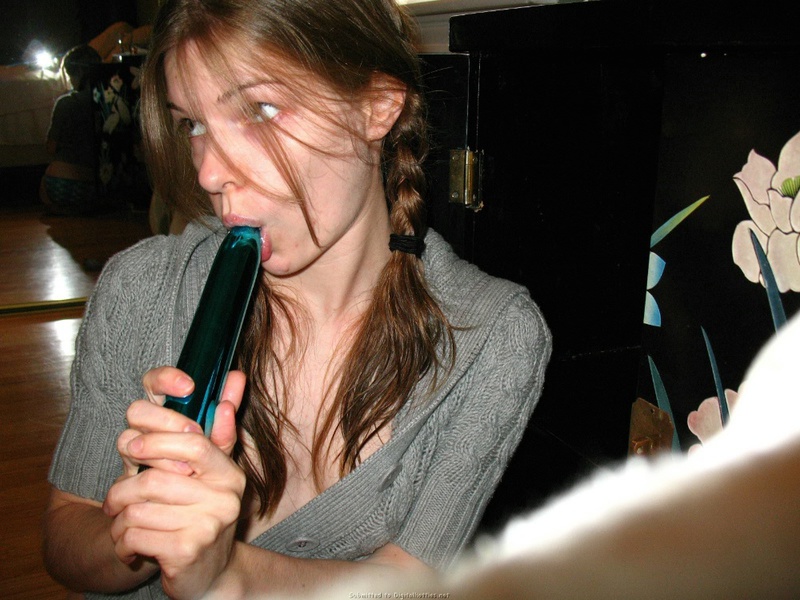 Озорница имеет себя любимым самотыком 14 фото Озорница имеет себя любимым самотыком 14 фото