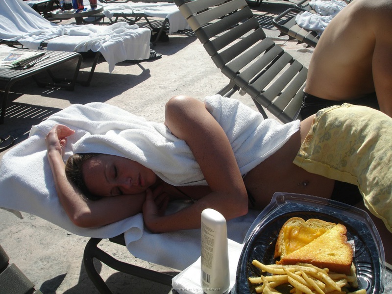 30летняя американка с большой попкой раздевается в номере отеля 9 фото 30летняя американка с большой попкой раздевается в номере отеля 9 фото