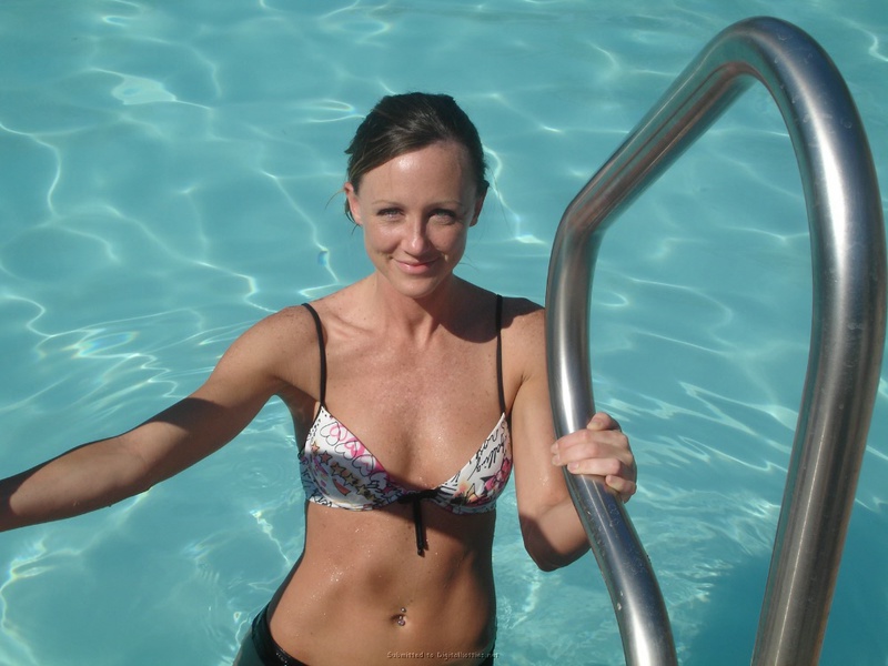 30летняя американка с большой попкой раздевается в номере отеля 8 фото 30летняя американка с большой попкой раздевается в номере отеля 8 фото