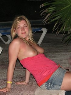 Приятно познакомиться с молодой симпатичной кокеткой