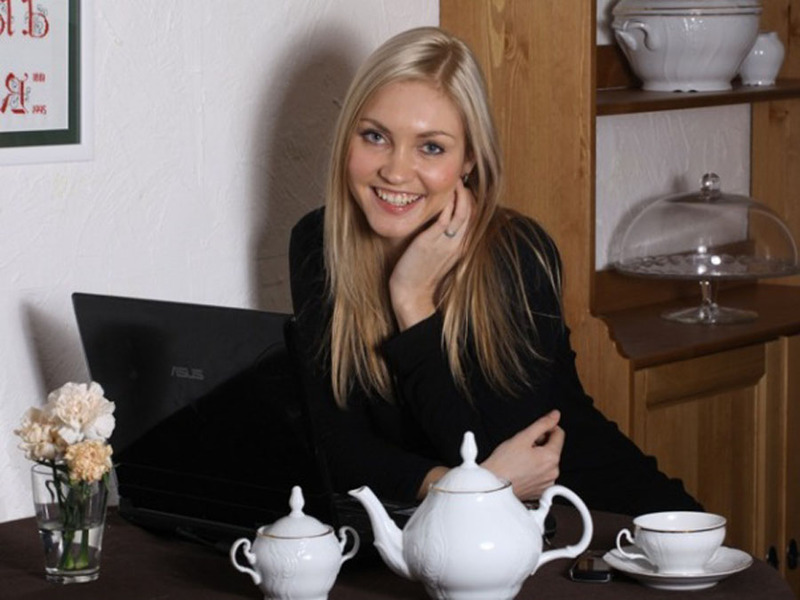 Голая подруга сводит нас с ума своими прелестями 5 фото Голая подруга сводит нас с ума своими прелестями 5 фото