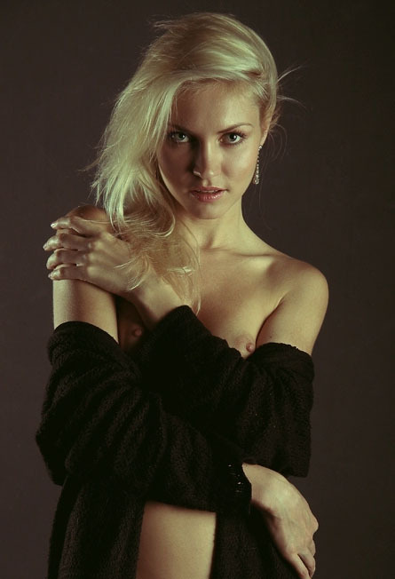 Голая подруга сводит нас с ума своими прелестями 13 фото Голая подруга сводит нас с ума своими прелестями 13 фото