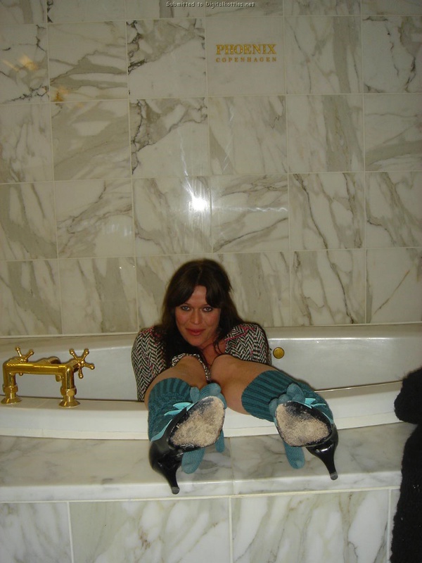 Ублажает его минетом по-домашнему 7 фото Ублажает его минетом по-домашнему 7 фото