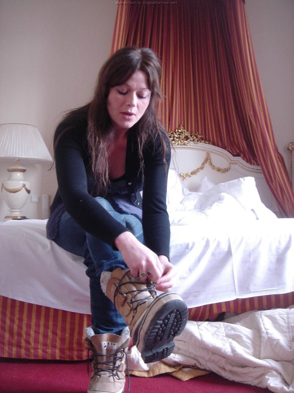 Ублажает его минетом по-домашнему 12 фото Ублажает его минетом по-домашнему 12 фото