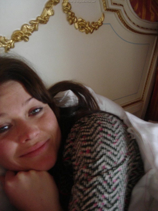 Ублажает его минетом по-домашнему 10 фото Ублажает его минетом по-домашнему 10 фото