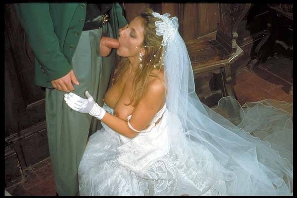 Бабы с большими ягодицами дают парням в анал и сосут члены на камеру 4 фото Бабы с большими ягодицами дают парням в анал и сосут члены на камеру 4 фото