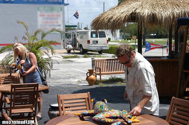 Блондинка занимается совокуплением с приятелем 2 фото Блондинка занимается совокуплением с приятелем 2 фото