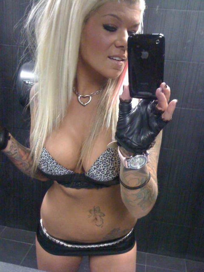 Похотливые студентки и выпускницы ВУЗов США делают голые селфи 2 фото Похотливые студентки и выпускницы ВУЗов США делают голые селфи 2 фото