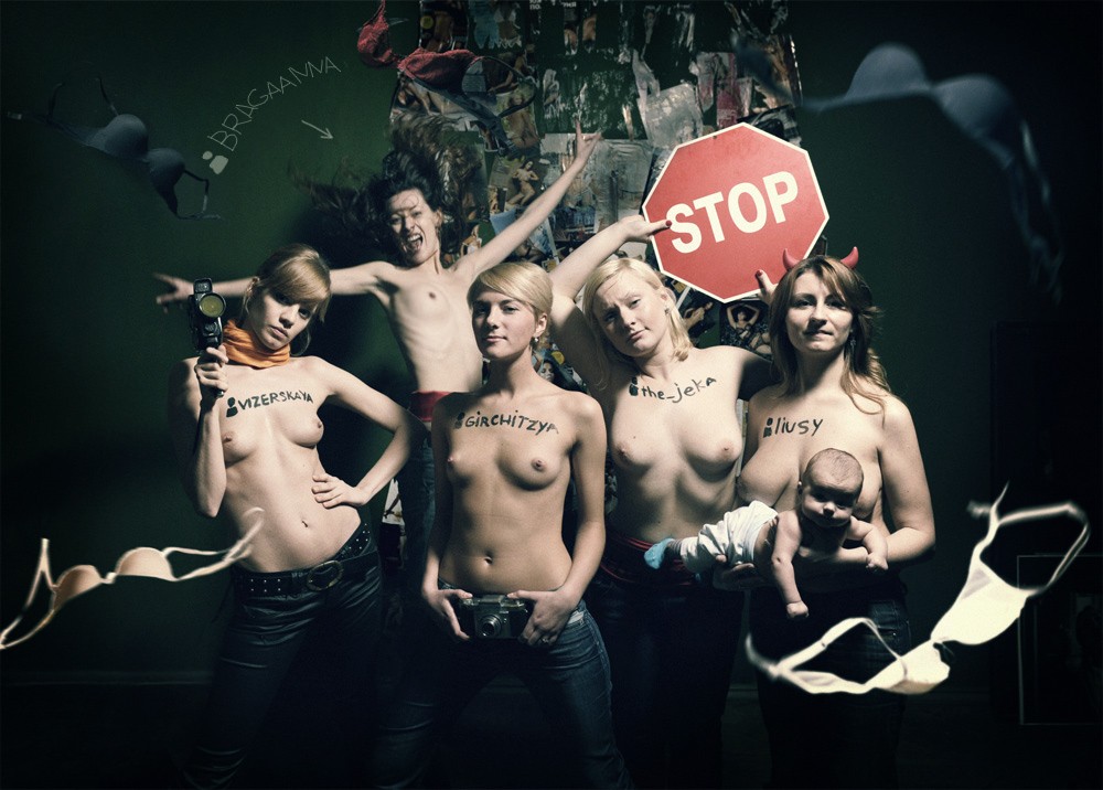 Похотливые студентки и выпускницы ВУЗов США делают голые селфи 12 фото Похотливые студентки и выпускницы ВУЗов США делают голые селфи 12 фото