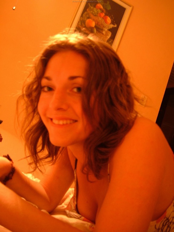 Сочная женщина с натуральной грудью возбуждает мужика прелестями 2 фото Сочная женщина с натуральной грудью возбуждает мужика прелестями 2 фото