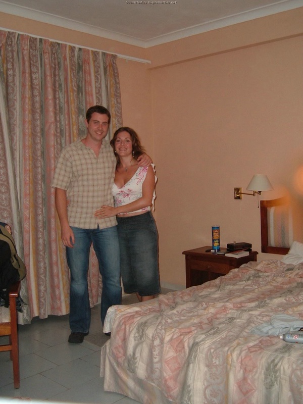 Сочная женщина с натуральной грудью возбуждает мужика прелестями 3 фото Сочная женщина с натуральной грудью возбуждает мужика прелестями 3 фото