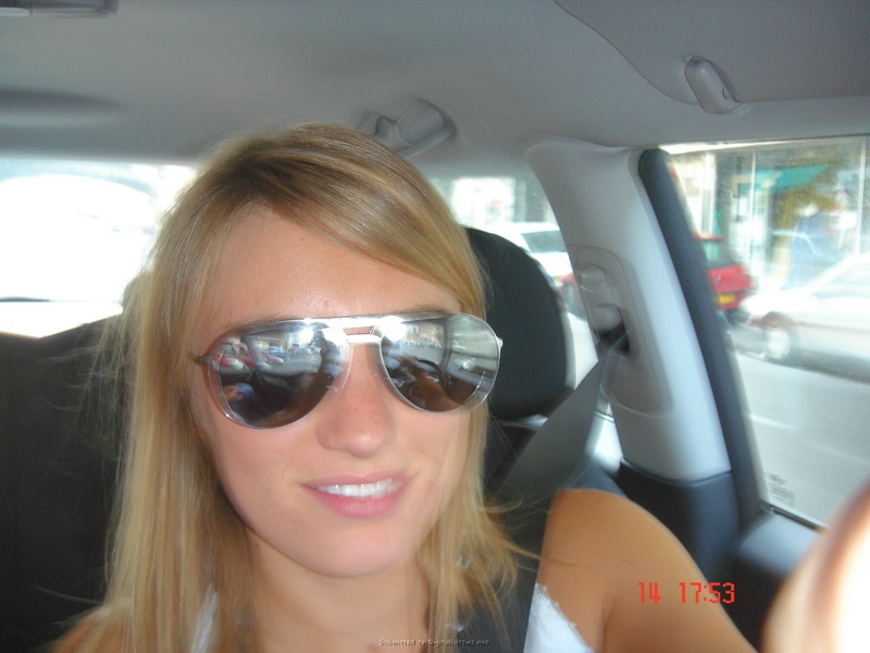 Муж фотографирует жену топлес в свадебном путешествии 5 фото Муж фотографирует жену топлес в свадебном путешествии 5 фото