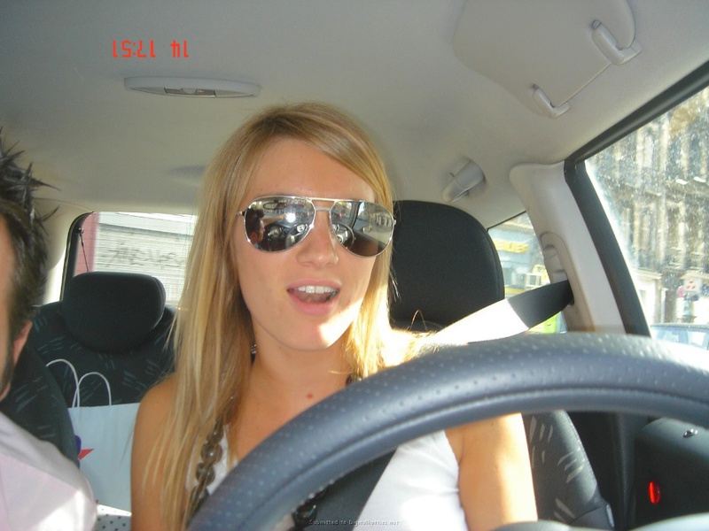 Муж фотографирует жену топлес в свадебном путешествии 2 фото Муж фотографирует жену топлес в свадебном путешествии 2 фото