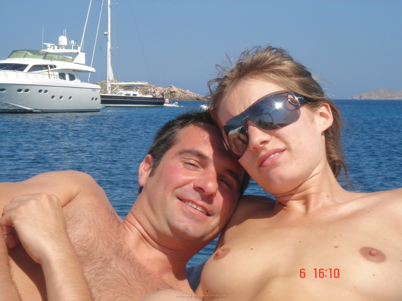 Муж фотографирует жену топлес в свадебном путешествии 20 фото Муж фотографирует жену топлес в свадебном путешествии 20 фото