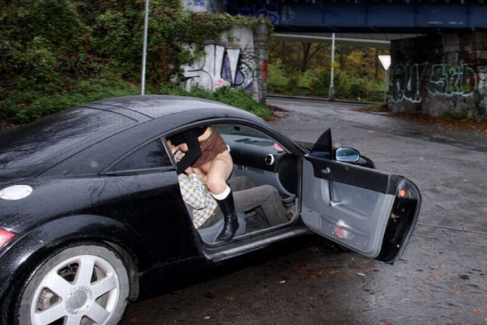 Влюбленные парочки трахнулись в людных местах 9 фото Влюбленные парочки трахнулись в людных местах 9 фото