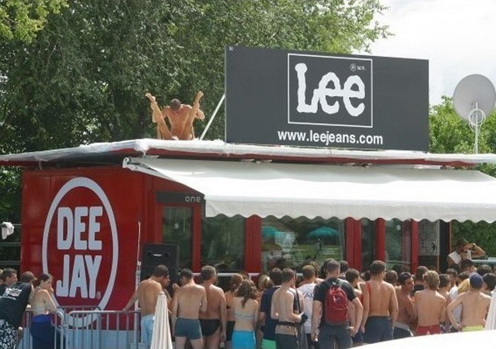 Влюбленные парочки трахнулись в людных местах 17 фото Влюбленные парочки трахнулись в людных местах 17 фото