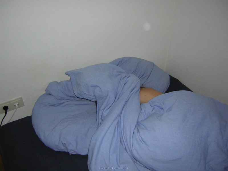 Сексуальная жена фотографируется голой для мужа 5 фото Сексуальная жена фотографируется голой для мужа 5 фото