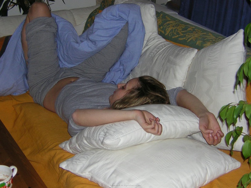 Сексуальная жена фотографируется голой для мужа 14 фото Сексуальная жена фотографируется голой для мужа 14 фото