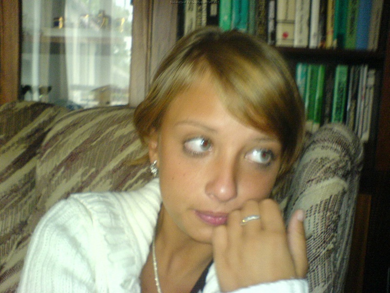 Хахаль снял свою зеленоглазую телку на камеру, пока она спала 1 фото Хахаль снял свою зеленоглазую телку на камеру, пока она спала 1 фото