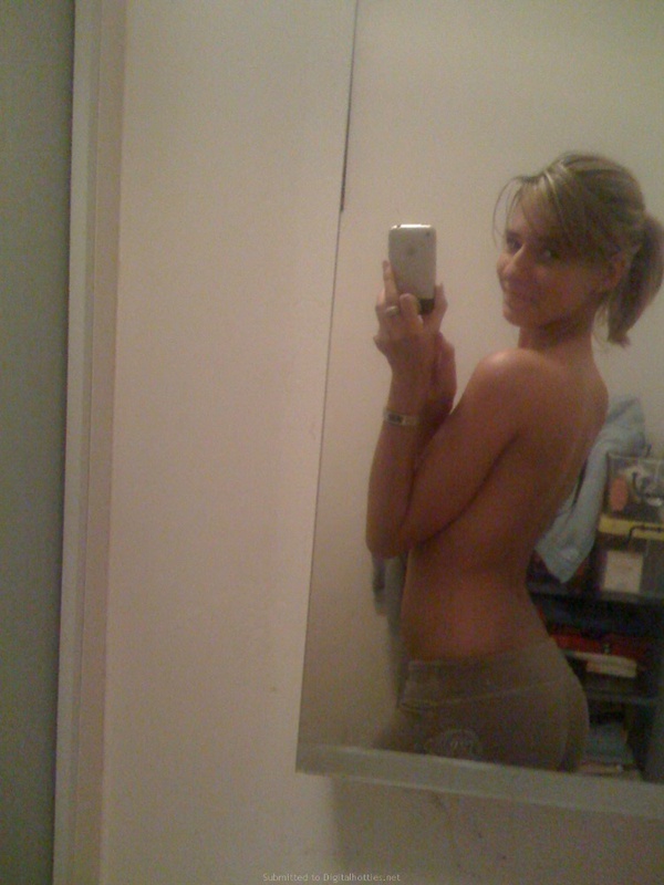 Незамужняя Марина позирует себе на уме 7 фото Незамужняя Марина позирует себе на уме 7 фото