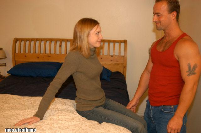 Парень трахает девицу с маленькими сиськами после отсоса 2 фото Парень трахает девицу с маленькими сиськами после отсоса 2 фото