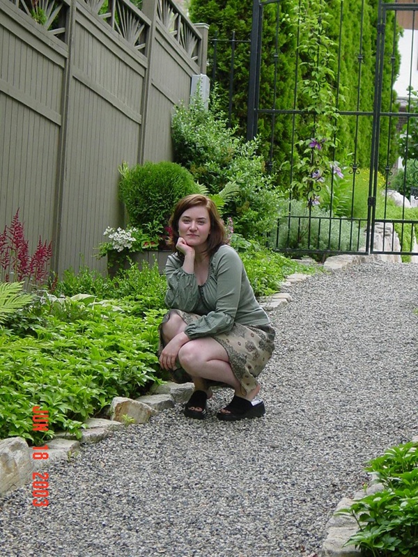 Мамка в чулках показывает волосатую вагину 2 фото Мамка в чулках показывает волосатую вагину 2 фото