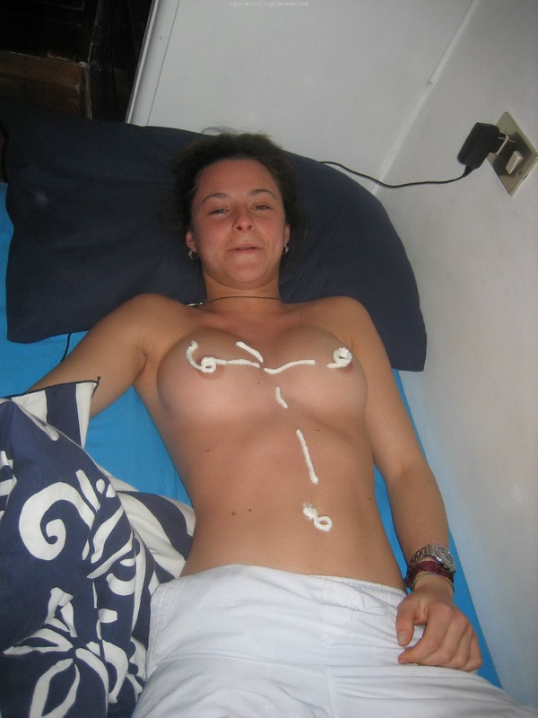 Подруга разогревает свою волосатую киску 3 фото Подруга разогревает свою волосатую киску 3 фото