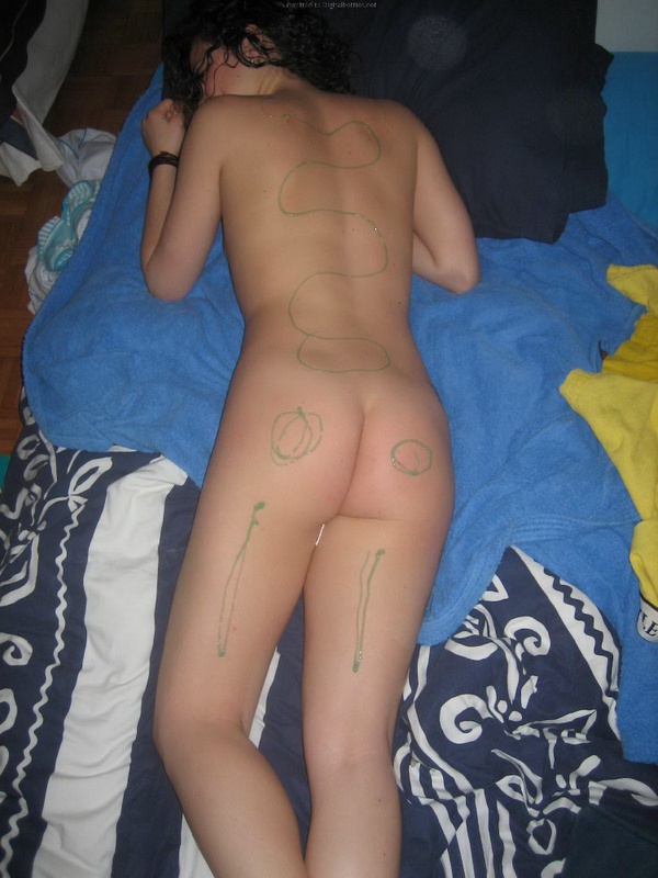 Подруга разогревает свою волосатую киску 4 фото Подруга разогревает свою волосатую киску 4 фото