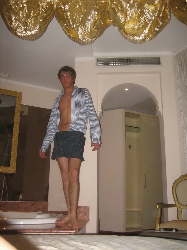 Подруга разогревает свою волосатую киску 21 фото Подруга разогревает свою волосатую киску 21 фото