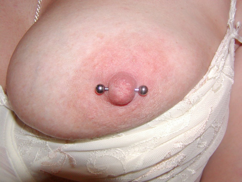 30летняя алкоголичка с проткнутыми пирсингом сосками и без него 15 фото 30летняя алкоголичка с проткнутыми пирсингом сосками и без него 15 фото