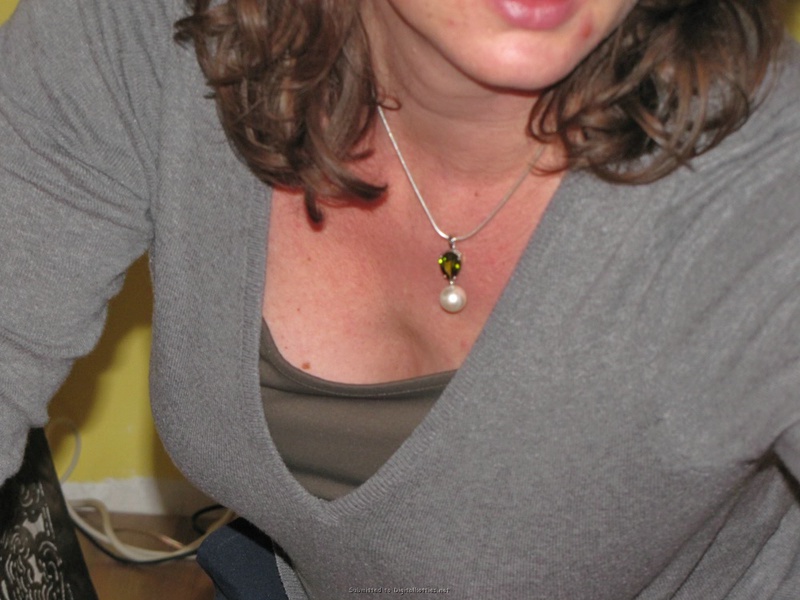 30летняя алкоголичка с проткнутыми пирсингом сосками и без него 3 фото 30летняя алкоголичка с проткнутыми пирсингом сосками и без него 3 фото