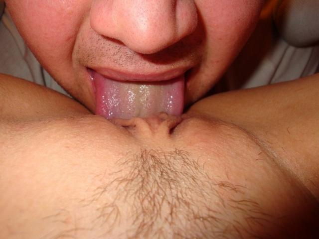 Бойфренды делают куни подружкам на диване и кровати 4 фото Бойфренды делают куни подружкам на диване и кровати 4 фото