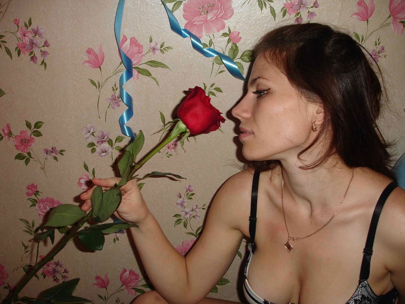 Русская брюнетка позирует для парня голой на свой день рождения 4 фото Русская брюнетка позирует для парня голой на свой день рождения 4 фото