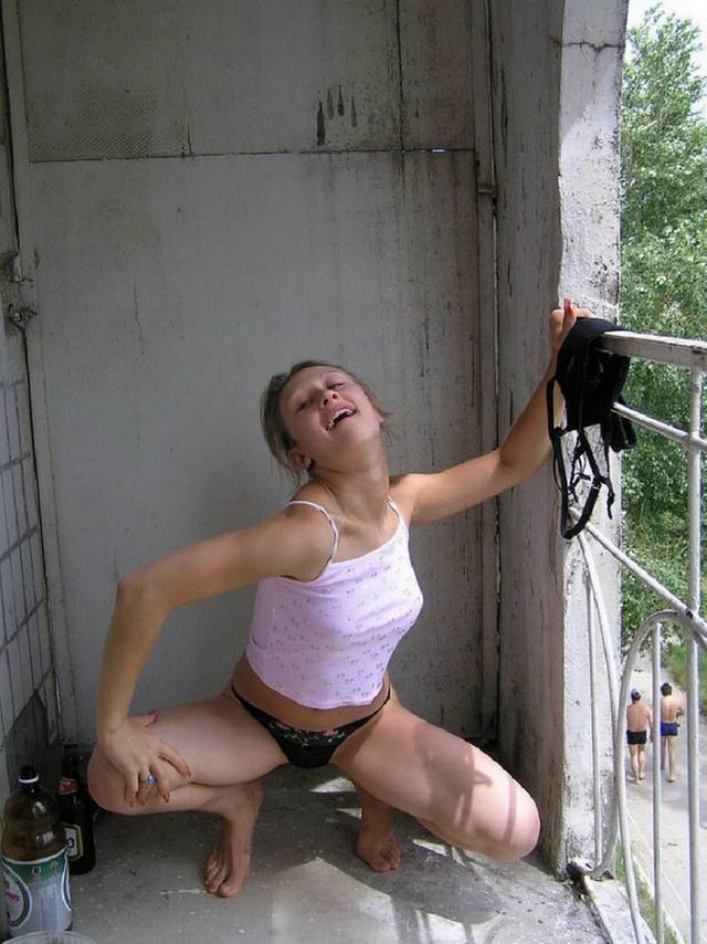 18-летняя девушка показала свои сиськи 5 фото 18-летняя девушка показала свои сиськи 5 фото