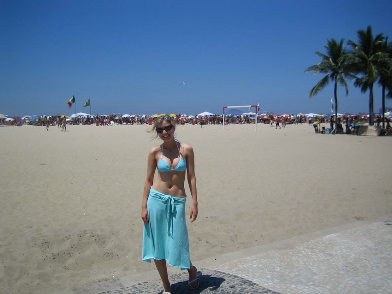 Трахает себя в вагину затем в попу 1 фото Трахает себя в вагину затем в попу 1 фото