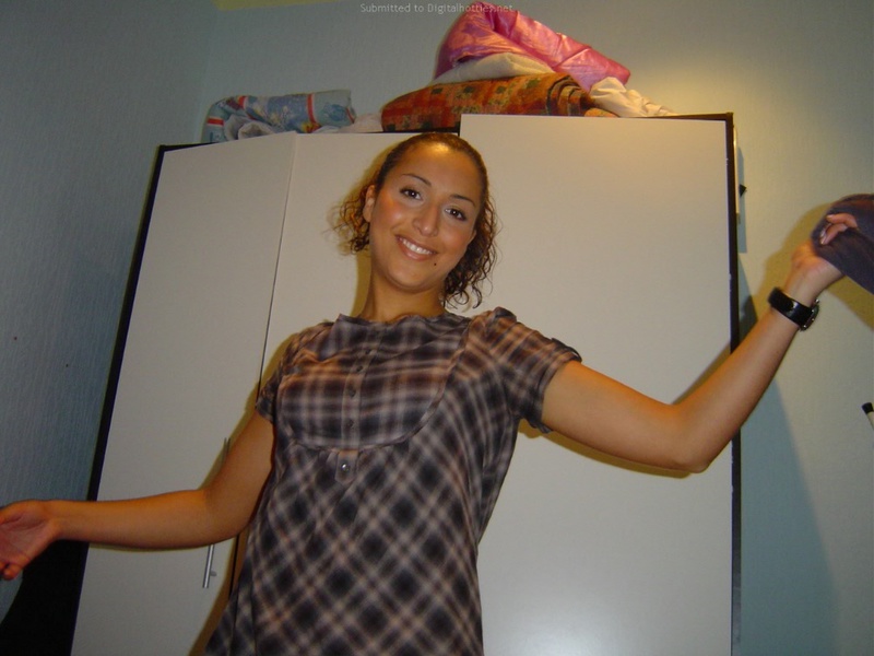 Сладкая мулатка готова раздеться где угодно 8 фото Сладкая мулатка готова раздеться где угодно 8 фото