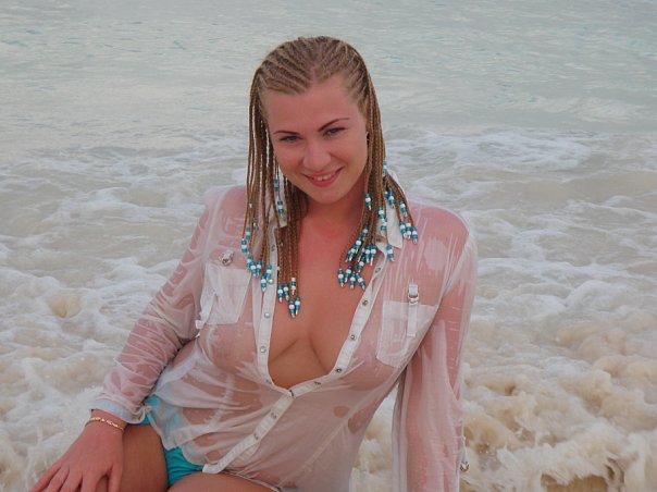 Девушки и взрослые бабы сверкают прелестями на камеру 12 фото Девушки и взрослые бабы сверкают прелестями на камеру 12 фото