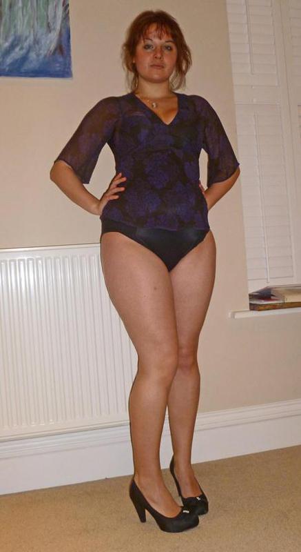 Обнаженная тетка дома одна 15 фото Обнаженная тетка дома одна 15 фото