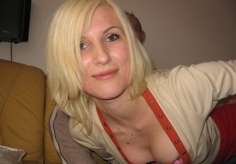 Молодые любовники снимают домашний секс на камеру 1 фото Молодые любовники снимают домашний секс на камеру 1 фото