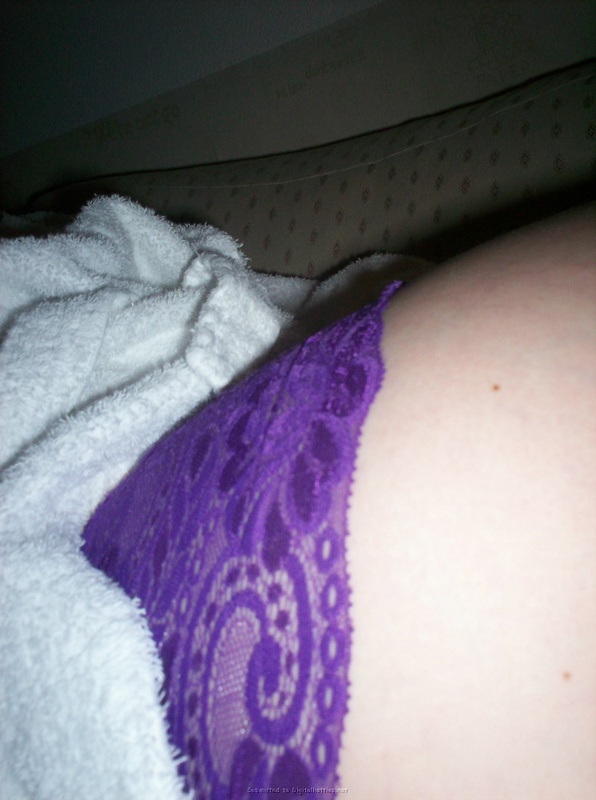 Игривые подруги в публичных местах 9 фото Игривые подруги в публичных местах 9 фото