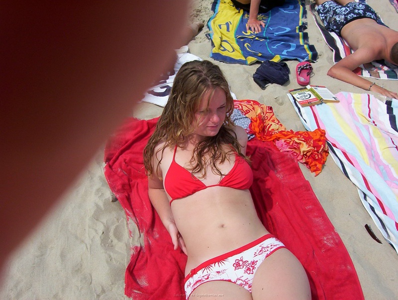 Игривые подруги в публичных местах 2 фото Игривые подруги в публичных местах 2 фото