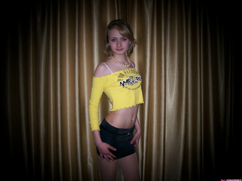 Молодая славянка в бане и в квартире позирует в нижнем белье 12 фото Молодая славянка в бане и в квартире позирует в нижнем белье 12 фото