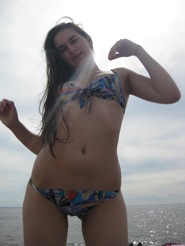 Молодая славянка в бане и в квартире позирует в нижнем белье 21 фото Молодая славянка в бане и в квартире позирует в нижнем белье 21 фото