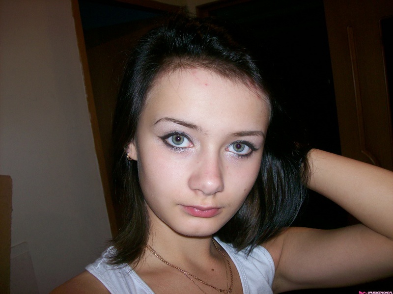 Молодая славянка в бане и в квартире позирует в нижнем белье 18 фото Молодая славянка в бане и в квартире позирует в нижнем белье 18 фото