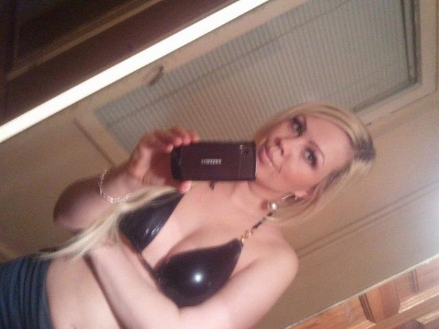 Молодые девушки показывают свои большие сиськи 31 фото Молодые девушки показывают свои большие сиськи 31 фото