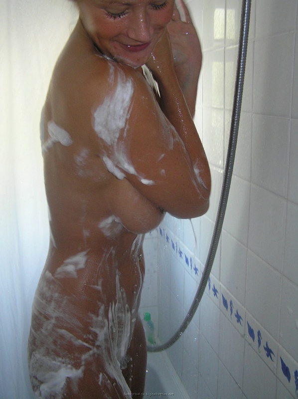 Большегрудая мамуля мастурбирует после прогулки 6 фото Большегрудая мамуля мастурбирует после прогулки 6 фото