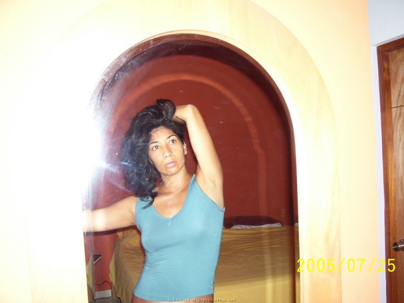 Частные снимки беременной латинки в трусиках дома 2 фото Частные снимки беременной латинки в трусиках дома 2 фото